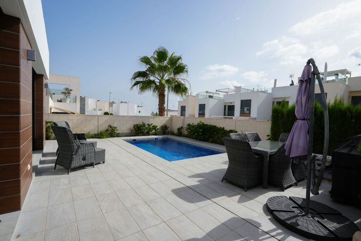 Image No.26-3 Bed Villa for sale