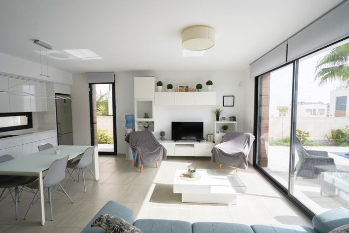 Image No.4-3 Bed Villa for sale