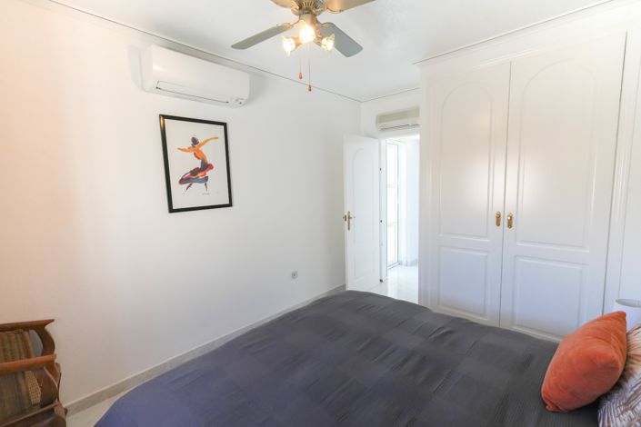 Image No.10-4 Bed Property for sale