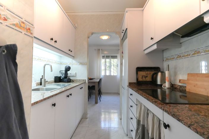 Image No.17-4 Bed Property for sale