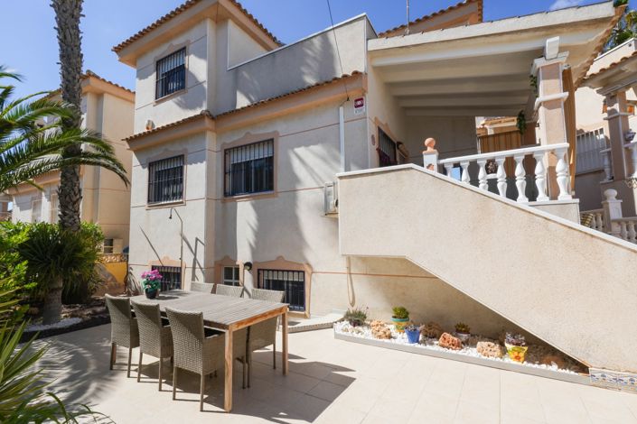 Image No.19-4 Bed Property for sale