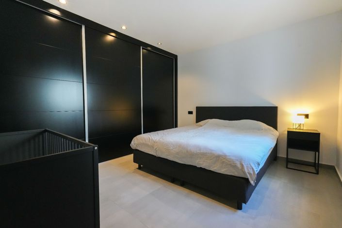 Image No.18-5 Bed Villa for sale