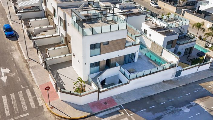 Image No.50-5 Bed Villa for sale