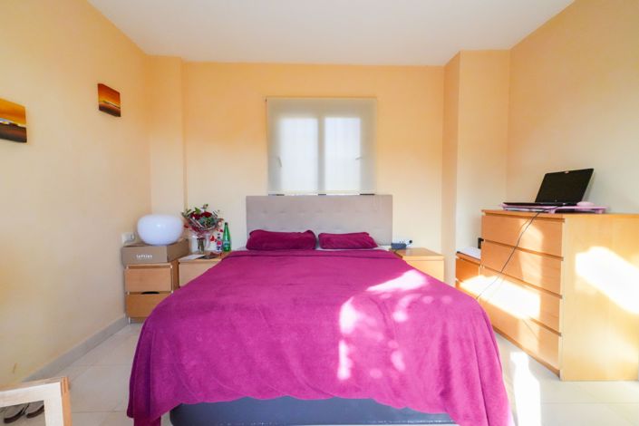 Image No.14-3 Bed Townhouse for sale