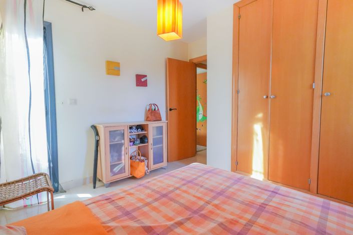 Image No.20-3 Bed Townhouse for sale