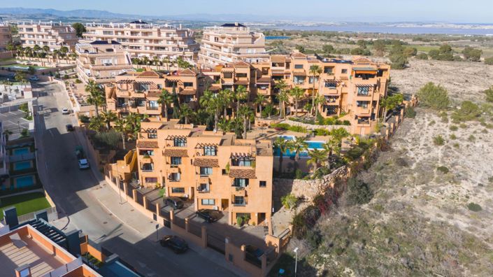 Image No.37-3 Bed Townhouse for sale