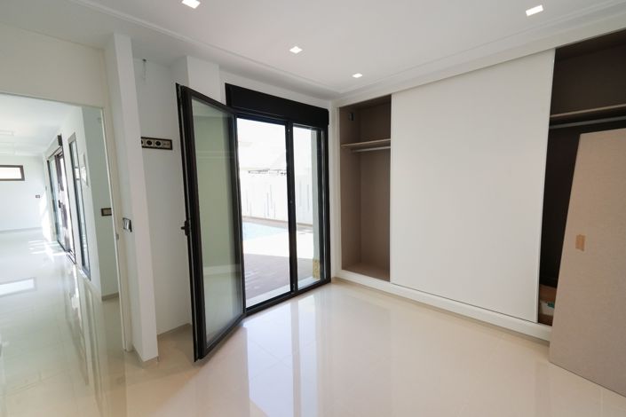 Image No.21-Villa de 3 chambres à vendre à Alicante