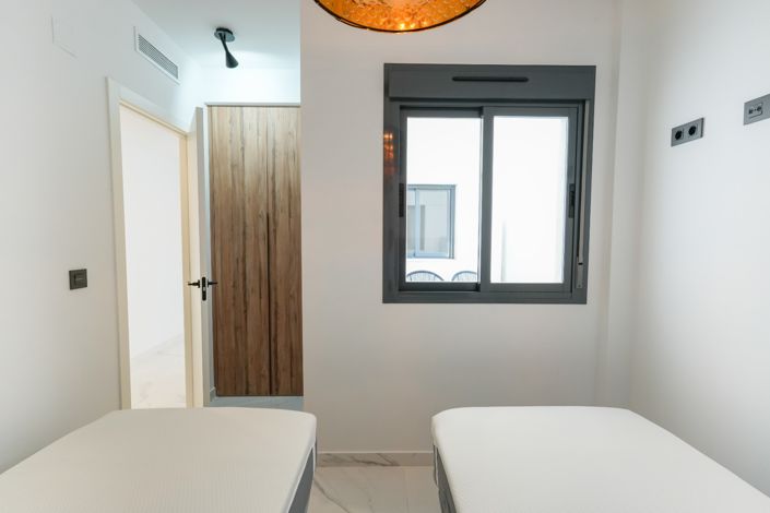 Image No.15-3 Bed Apartment for sale