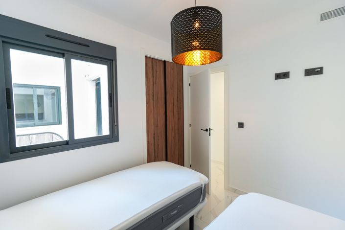 Image No.18-3 Bed Apartment for sale