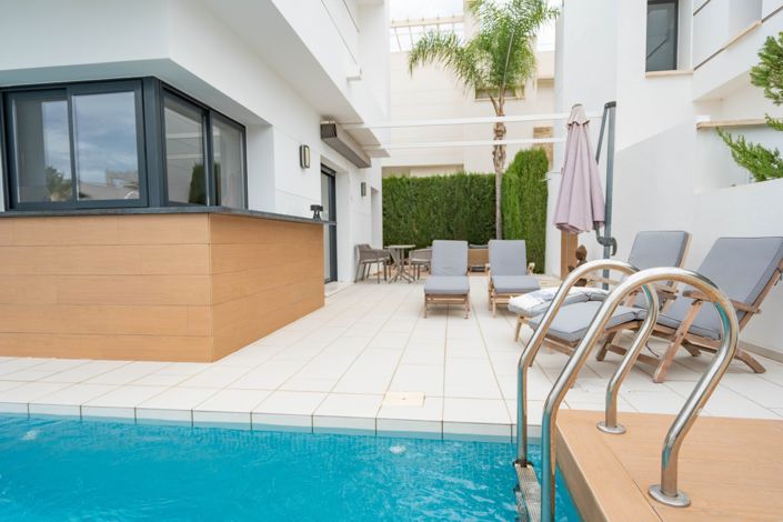 Image No.2-3 Bed Villa for sale