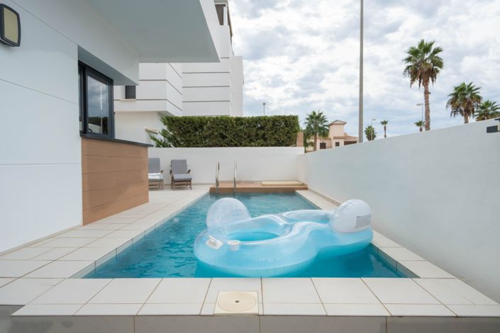 Image No.3-3 Bed Villa for sale