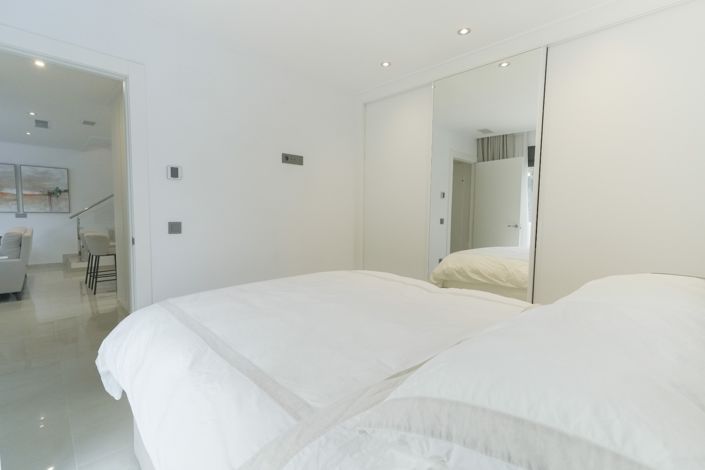 Image No.12-3 Bed Semi-Detached for sale