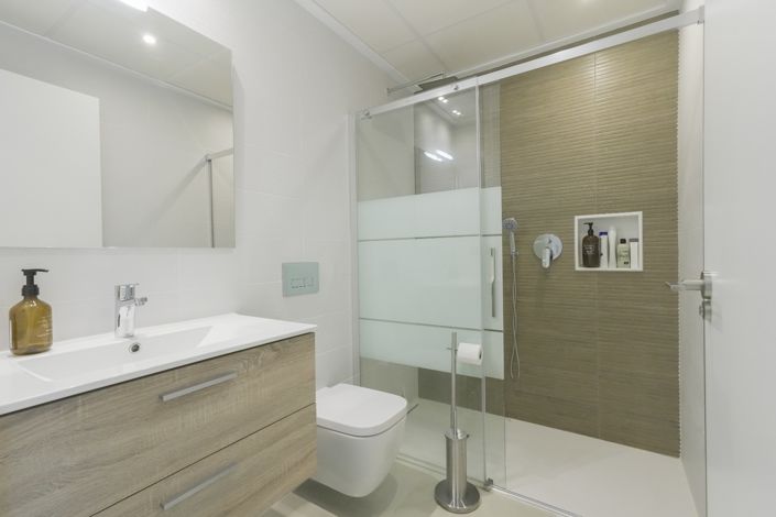 Image No.13-3 Bed Semi-Detached for sale