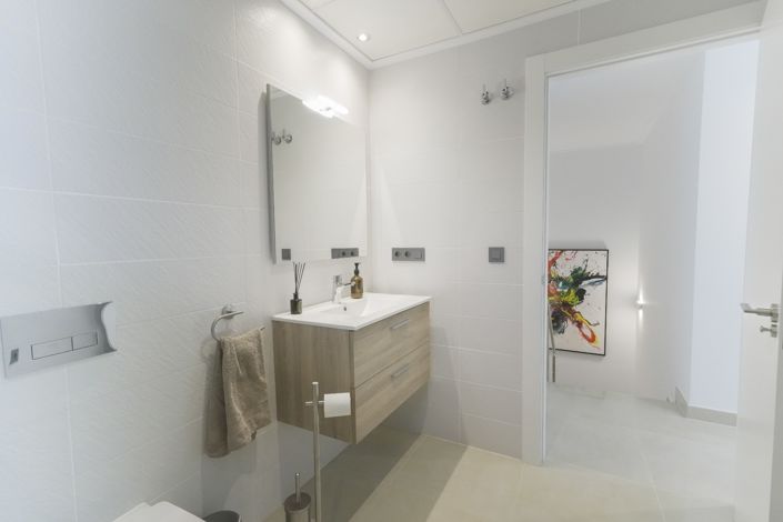 Image No.18-3 Bed Semi-Detached for sale