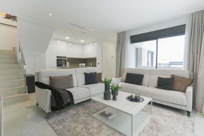 Image No.2-3 Bed Semi-Detached for sale