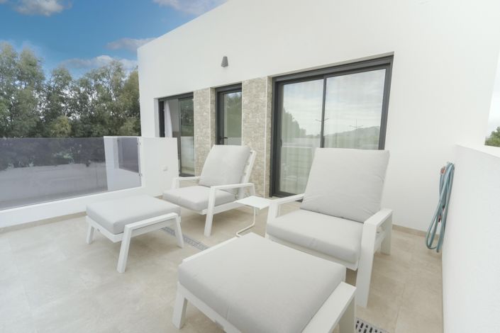 Image No.28-3 Bed Semi-Detached for sale