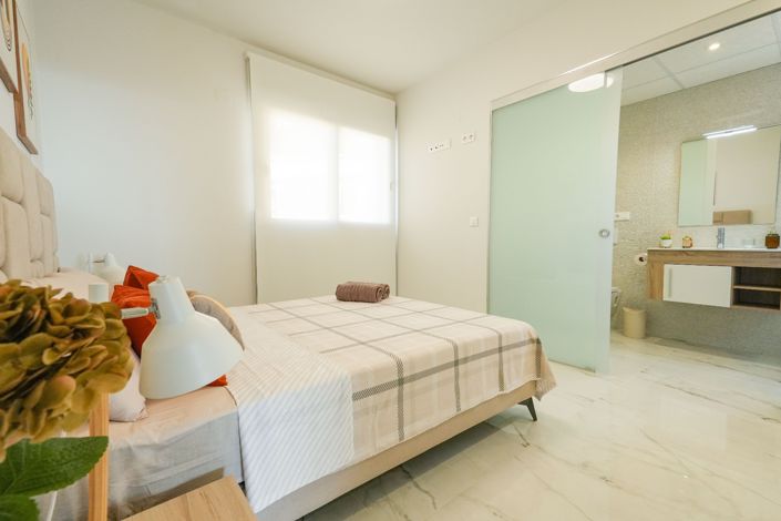 Image No.12-2 Bed Apartment for sale