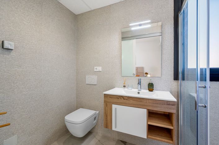 Image No.20-2 Bed Apartment for sale