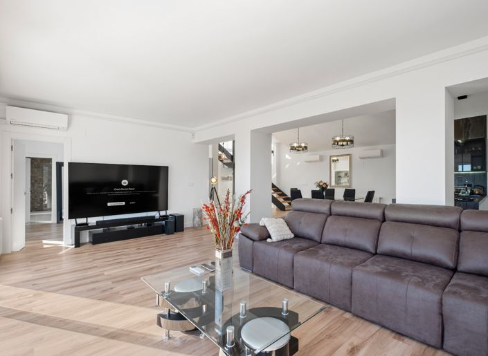 Image No.25-4 Bed Villa for sale