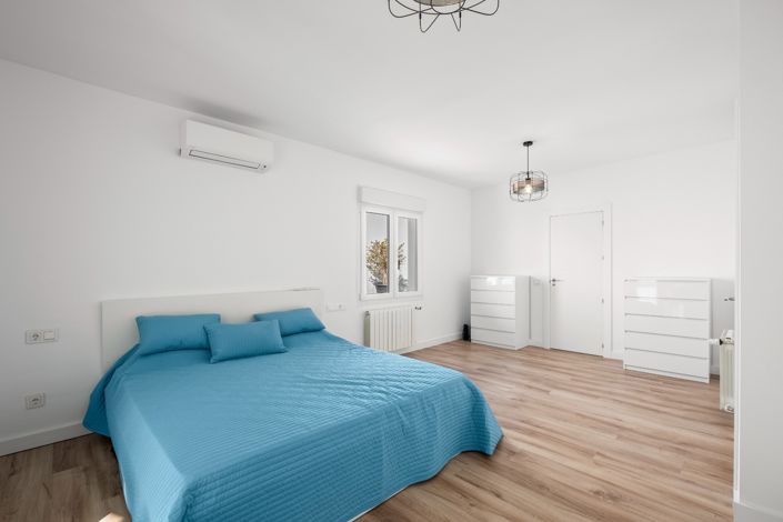 Image No.40-4 Bed Villa for sale