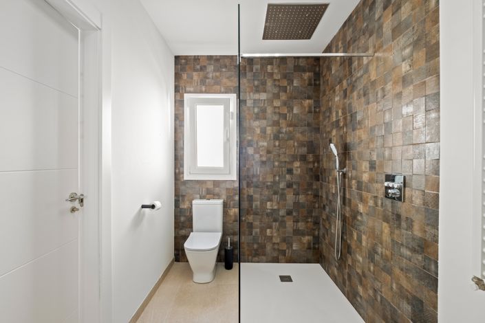 Image No.42-4 Bed Villa for sale