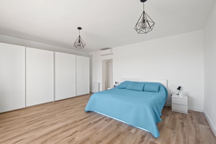 Image No.45-4 Bed Villa for sale