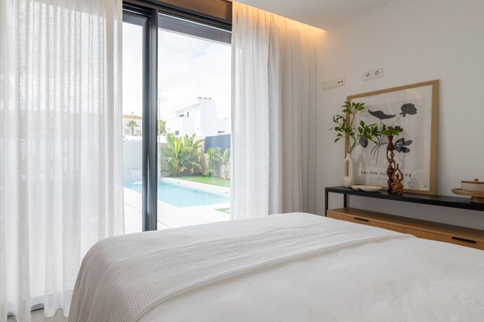 Image No.8-4 Bed Villa for sale