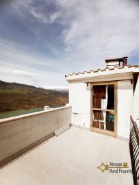 02-Incredible-town-house-with-Lake-view-roof-terrace-for-sale-Colledimezzo-Italy