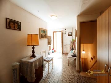 10-Incredible-town-house-with-Lake-view-roof-terrace-for-sale-Colledimezzo-Italy