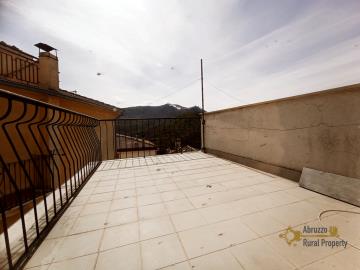 28-Incredible-town-house-with-Lake-view-roof-terrace-for-sale-Colledimezzo-Italy