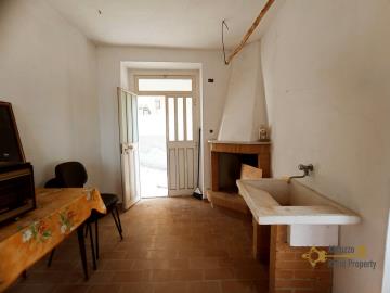 33-Incredible-town-house-with-Lake-view-roof-terrace-for-sale-Colledimezzo-Italy