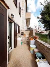 04-Completely-restored-town-house-with-small-garden-for-sale-Italy