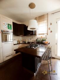 08-Completely-restored-town-house-with-small-garden-for-sale-Italy