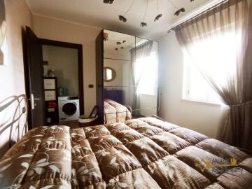 18-Completely-restored-town-house-with-small-garden-for-sale-Italy