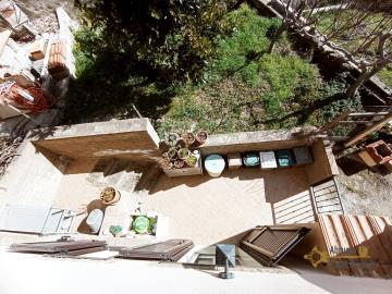 29-Completely-restored-town-house-with-small-garden-for-sale-Italy