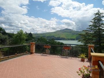 06-Incredible-lake-view-villa-with-land-for-sale-guardialfiera-molise-italy