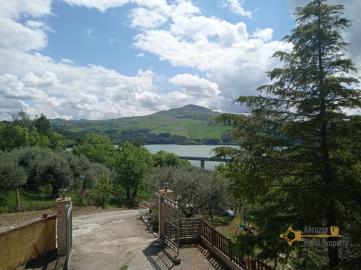 07-Incredible-lake-view-villa-with-land-for-sale-guardialfiera-molise-italy