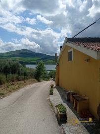 12-Incredible-lake-view-villa-with-land-for-sale-guardialfiera-molise-italy