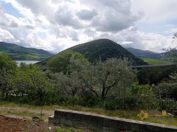 14-Incredible-lake-view-villa-with-land-for-sale-guardialfiera-molise-italy