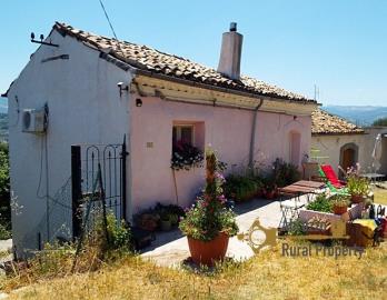 2a-Restored-cottage-with-panoramic-view-for-sale-Abruzzo