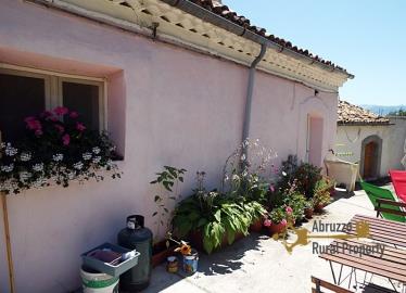 05-Restored-cottage-with-panoramic-view-for-sale-Abruzzo