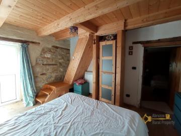 17-Restored-cottage-with-panoramic-view-for-sale-Abruzzo