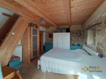 18-Restored-cottage-with-panoramic-view-for-sale-Abruzzo