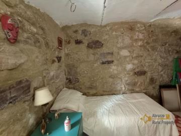 24-Restored-cottage-with-panoramic-view-for-sale-Abruzzo