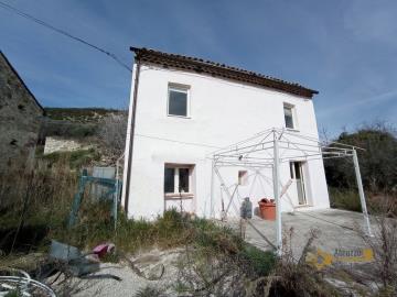 32-Restored-cottage-with-panoramic-view-for-sale-Abruzzo