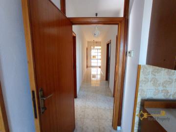 13-detached-country-villa-with-terrace-and-garden-for-sale-italy-abruzzo-roccaspinalveti