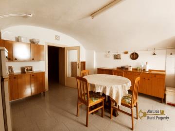 32-Perfect-condition-town-huose-with-annex-for-sale-Casalbordino