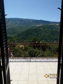 10-detached-country-house-with-garage-garden-and-panoramic-terrace-for-sale-italy-abruzzo-roccaspinalv