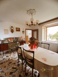 12-large-town-house-with-terrace-and-garden-for-sale-italy-abruzzo-carpineto-sinello
