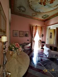 02-elegant-restored-apartment-in-historical-palace-italy-molise-larino